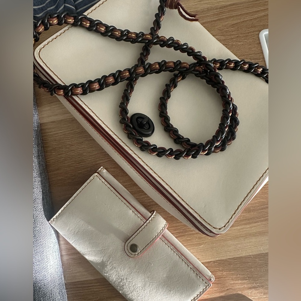 Vintage White Crossbody Coach Bag “Dinky” With Matching Wallet